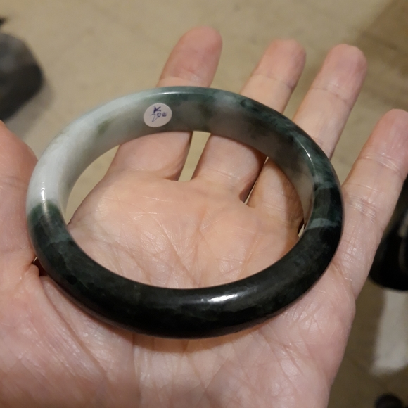 Jadeite jade bangle Burma jade bangle